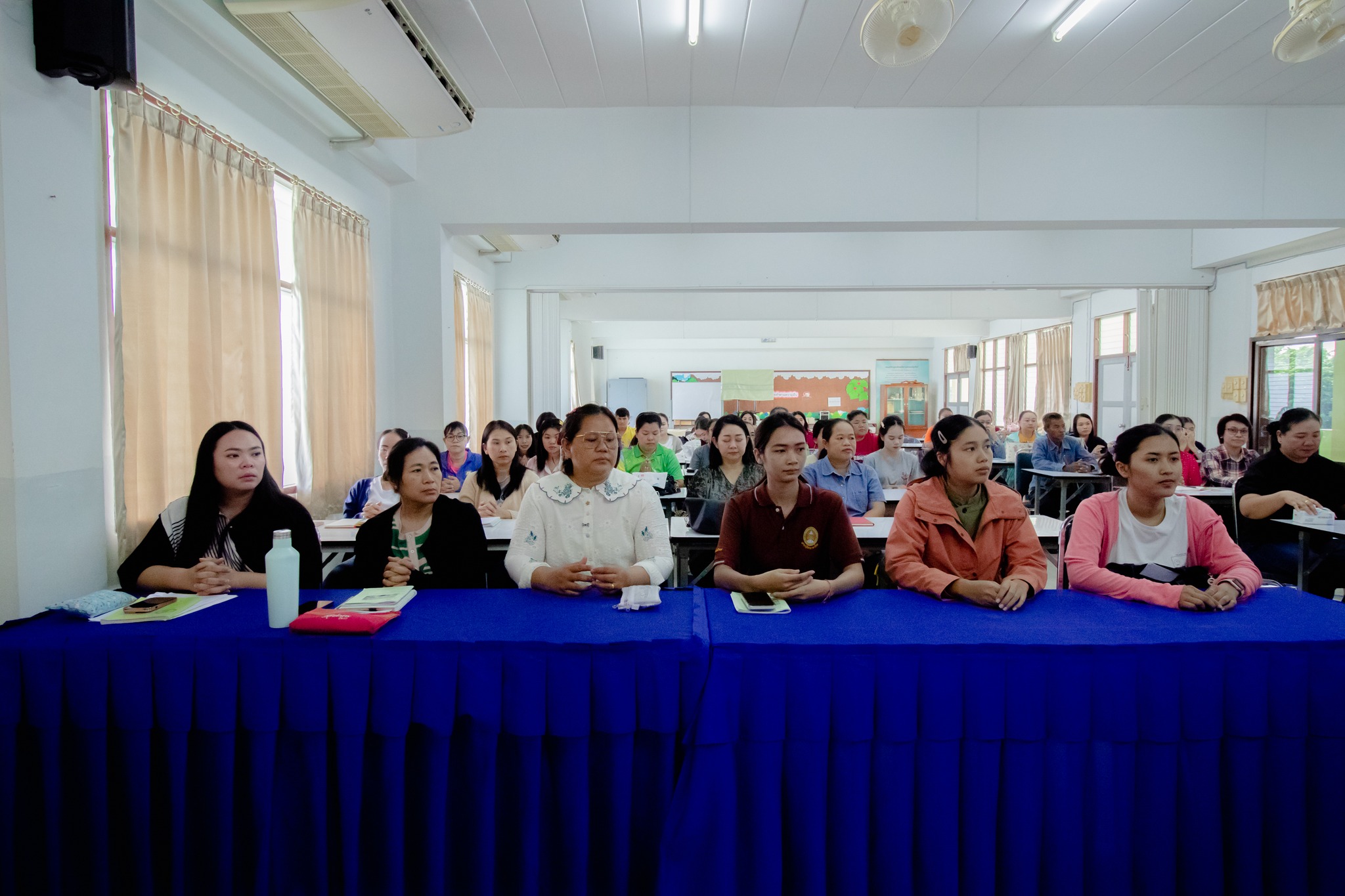 ประชุมครูก่อนเปิดภาคเรียนที่ 2 และ อบรม สมศ